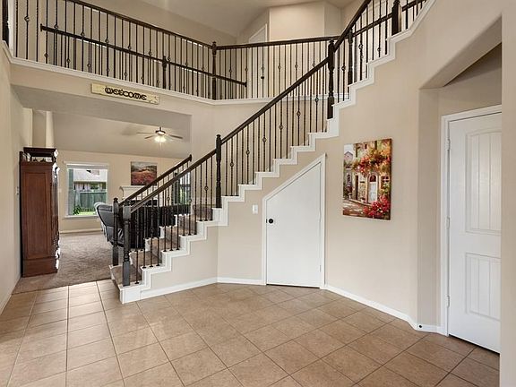 4th image of 201 Dove Meadow Dr