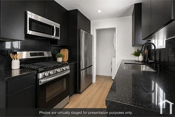 266 S Park View St — Photo 6