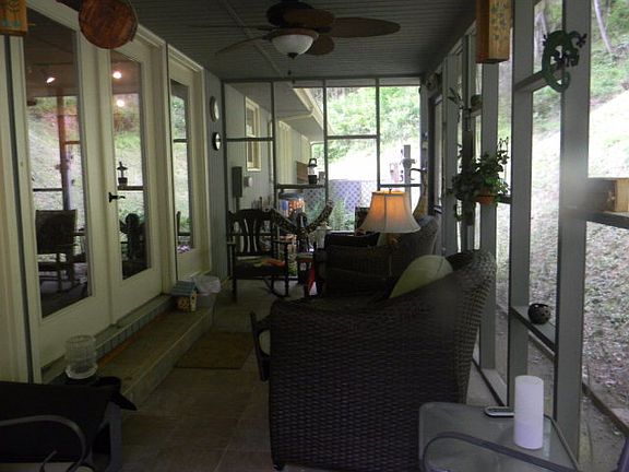 4th image of 719 Twin Oak Dr