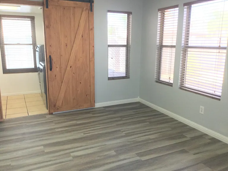 626 W Racine Loop — Photo 8