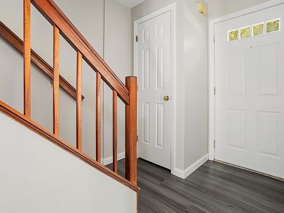 3rd image of 501 Foxwood Cir Unit 501