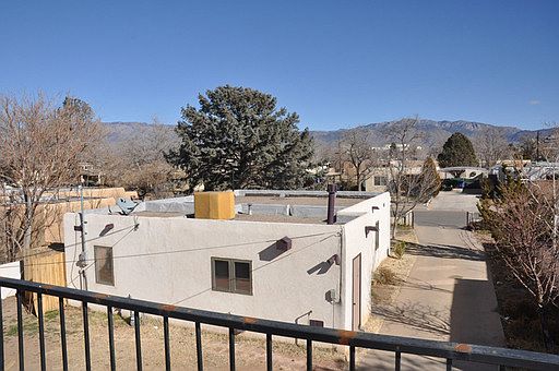 4th image of 2407 Palomas Dr NE