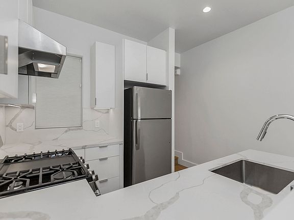 4th image of 1426 Valencia St #14