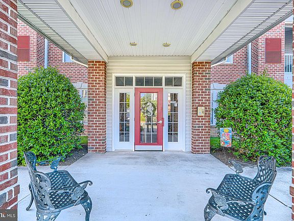 3rd image of 1604 Martha Ct Unit 201