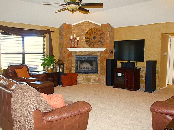 4th image of 3222 Walnut Hill Dr