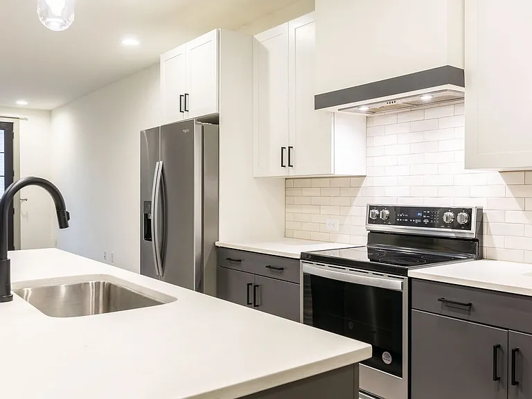 28 Becker Pl — Photo 5