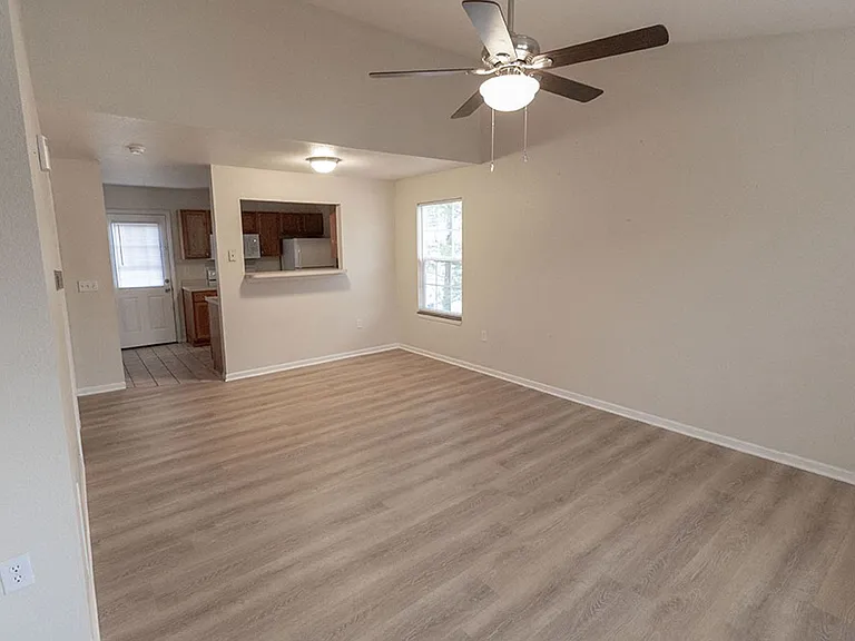 1323-1325 Godas Dr — Photo 3
