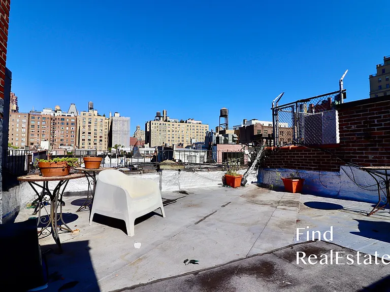 39 W 74th St #PHB — Photo 1