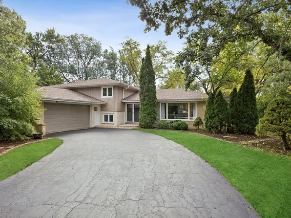 7525 W Manitoba Dr, Palos Heights, IL 60463