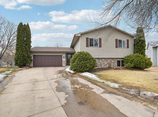 7665 Homestead Ct S, Cottage Grove, MN 55016