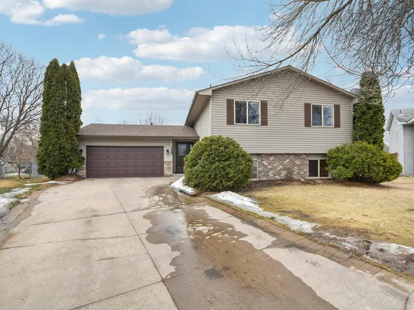 7665 Homestead Ct S, Cottage Grove, MN 55016