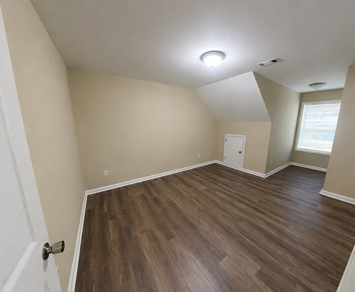 182 N Burson Ave — Photo 10
