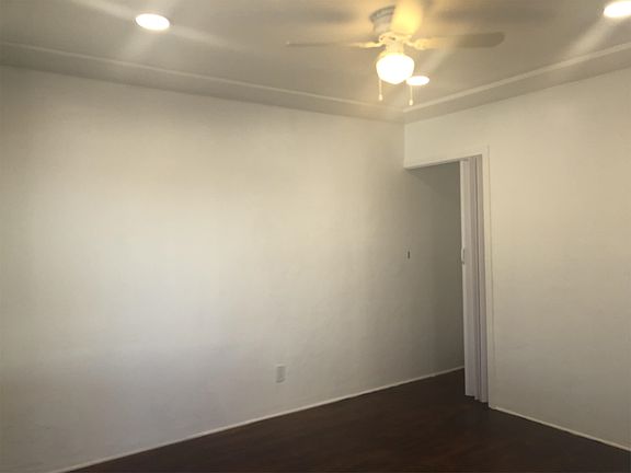 3rd image of 1211 Marline Ave