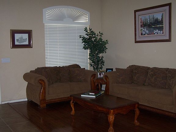 3rd image of 1626 E Angelica Dr