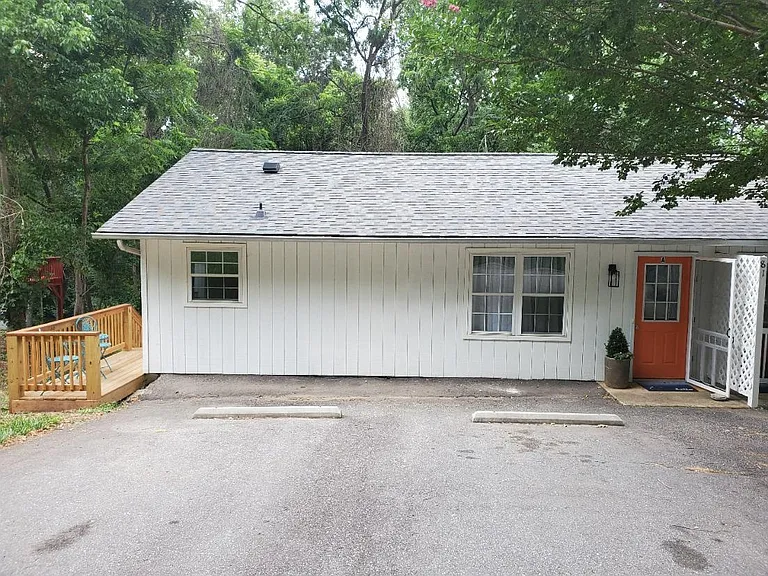81 Deaver St #B — Photo 4