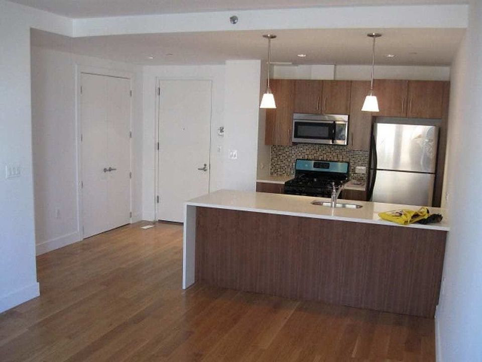 1st image of 1222 30th Ave APT 5D