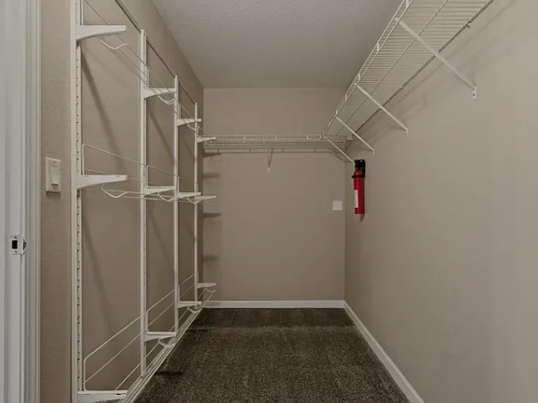 620 SW Trout Ct — Photo 13