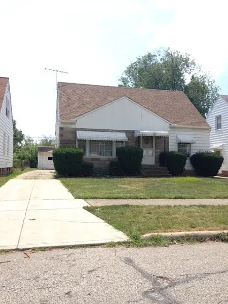 24250 Devoe Ave photo 1