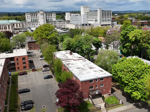 61-103 Willard St, Hartford, CT