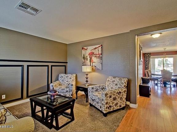 3rd image of 1058 E Daniella Dr