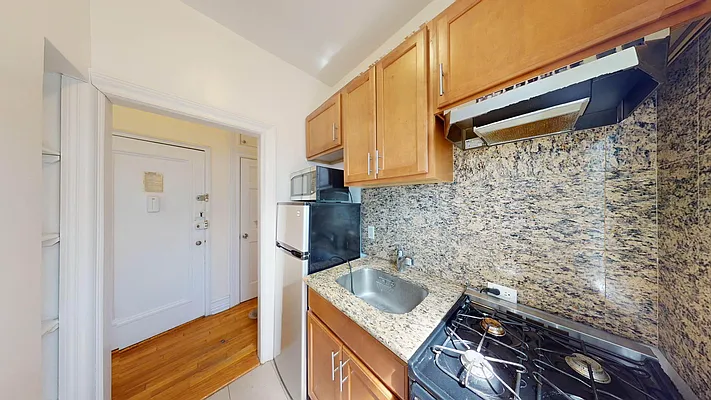 Rented by Bond New York | media 9