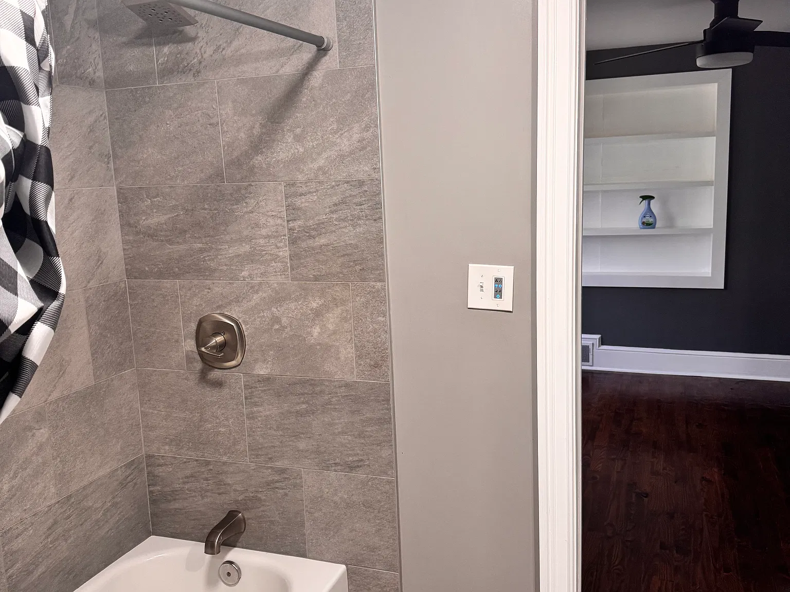 3 bed, 1794 sqft, $1,550 — Photo 2