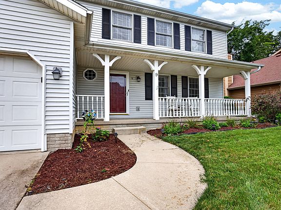 3rd image of 9 Fountain Lake Ct
