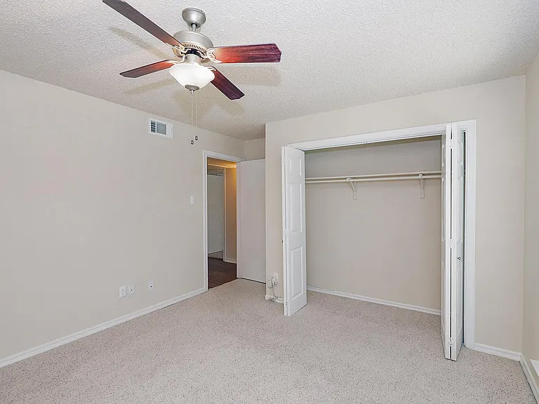 2730 Oak Tree Dr — Photo 8