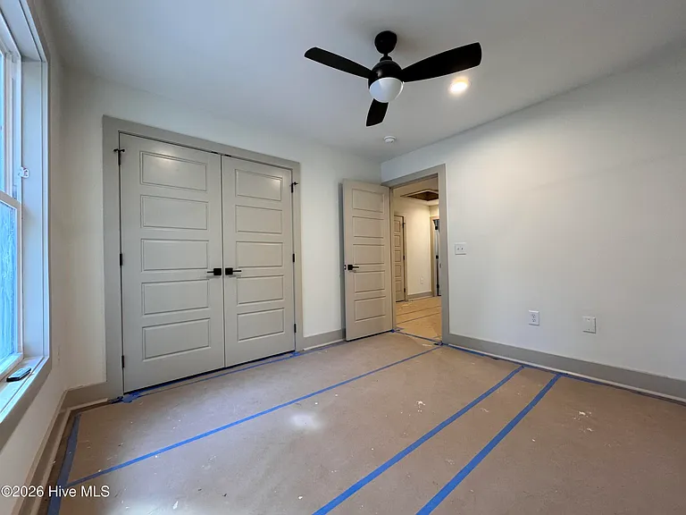 664 Wren Ln — Photo 16