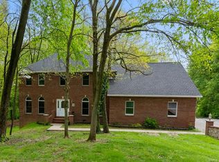 300 Covered Bridge Ln, Belleville, IL 62221