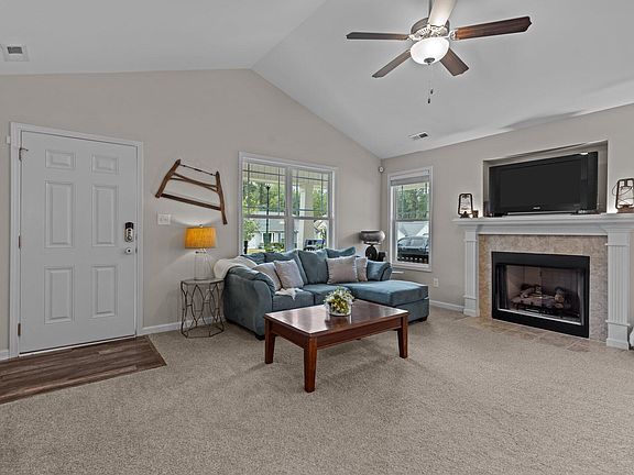 3rd image of 148 Cattail Ln