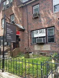 3318 71st St, Flushing, NY, 11372