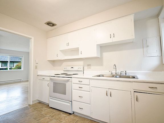 5th image of 12025-12095 SW 5th St