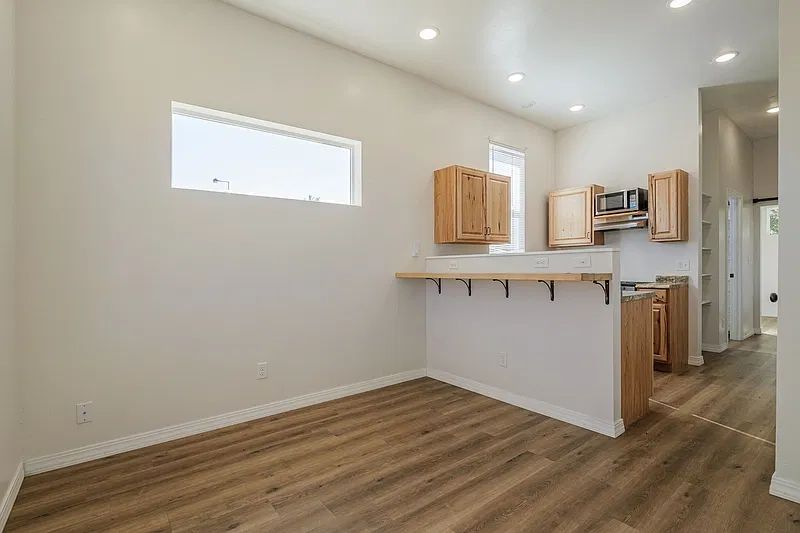 1 bed, 1.0 bath, 400 sqft, $1,310 — Photo 3
