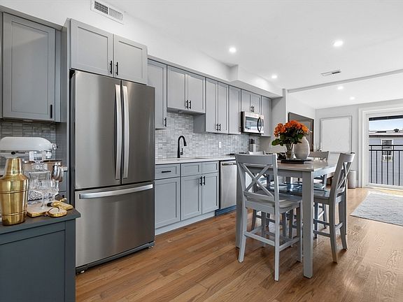 2nd image of 159 Bennington St APT 3