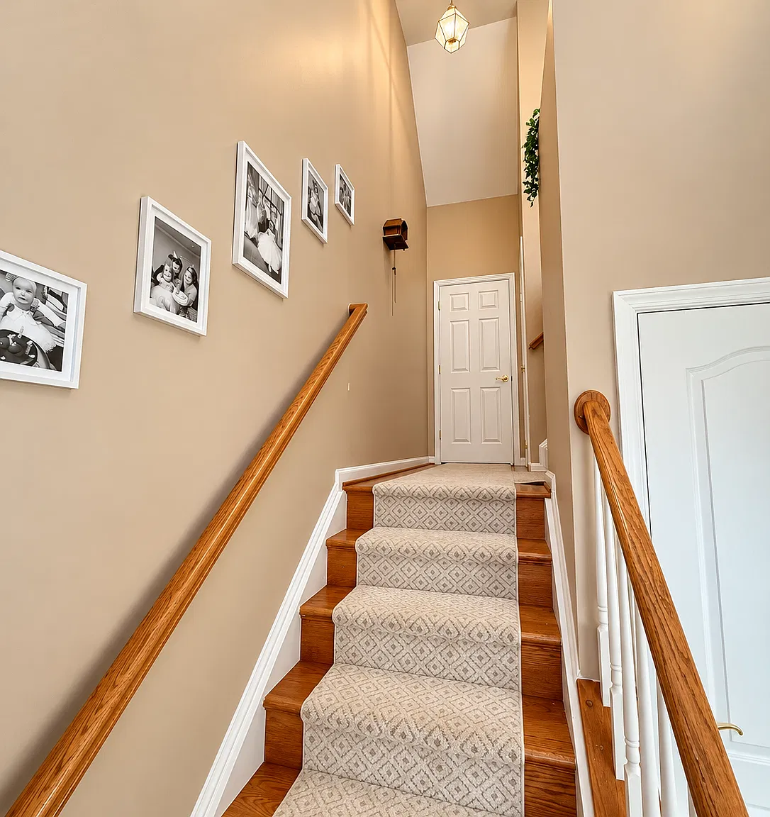 3 bed, 3.5 bath, 2489 sqft, $2,900 — Photo 2