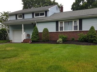 137 Crestview Dr, Middletown, NJ 07748
