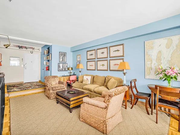 215 East 79th Street 7E image 2 of 6