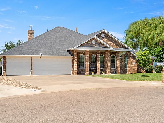 3rd image of 704 Providence Cir