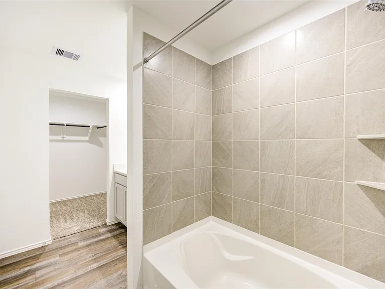 5406 Castlebury Meadows Dr — Photo 29