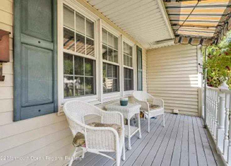 4 Lloyd Pl — Photo 17
