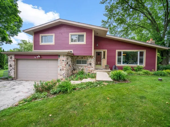 W138N7270 Melville DRIVE, Menomonee Falls, WI 53051
