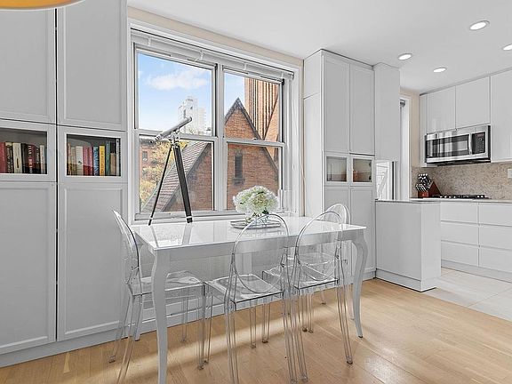 4th image of 309 E 87th St APT 3
