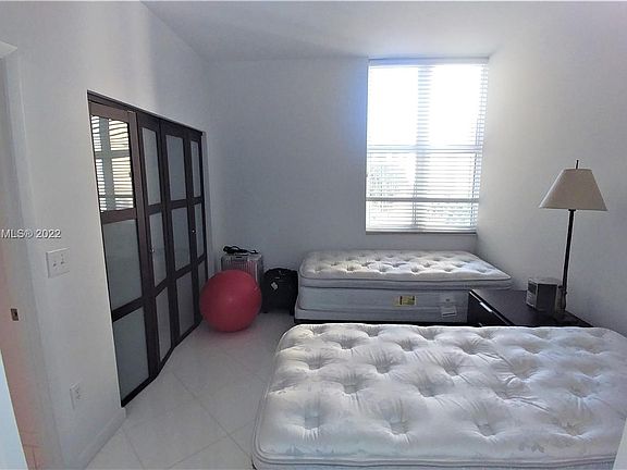 4th image of 3330 NE 190th #517