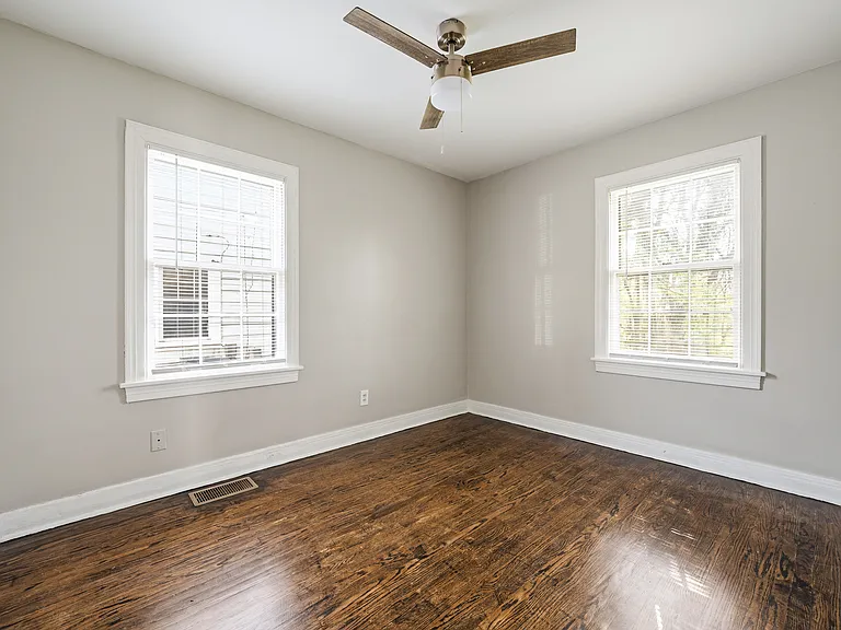 3934 Kennison Ave — Photo 17