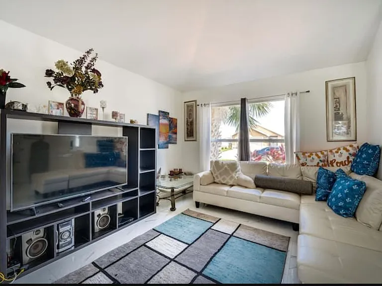 4912 Monarch Ln — Photo 3
