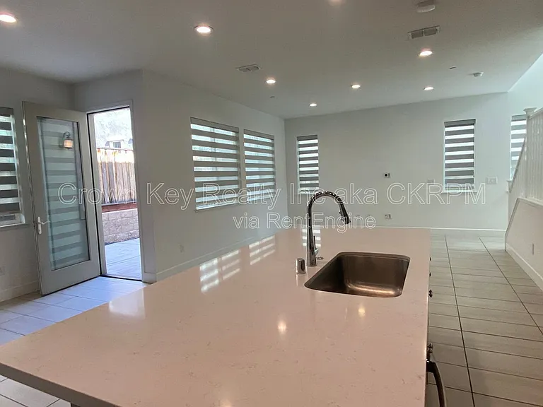 1363 S Shields Ave — Photo 6
