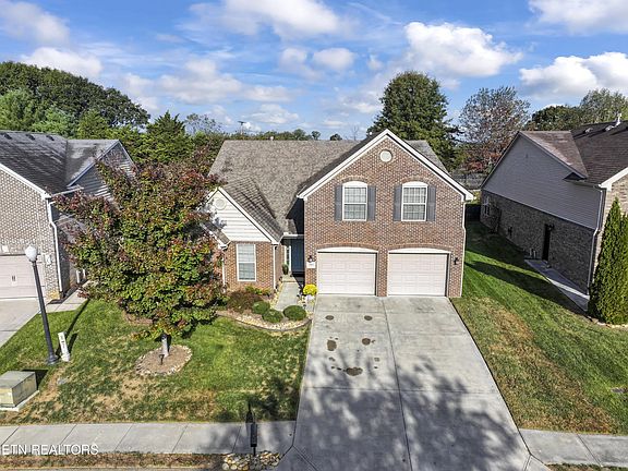 3rd image of 12827 Lily Pond Ln