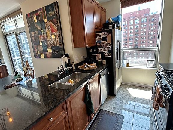 5th image of 330 W Grand Ave APT 1701