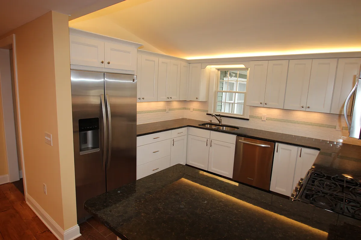 Building Photo - 18-20 Holman St #18